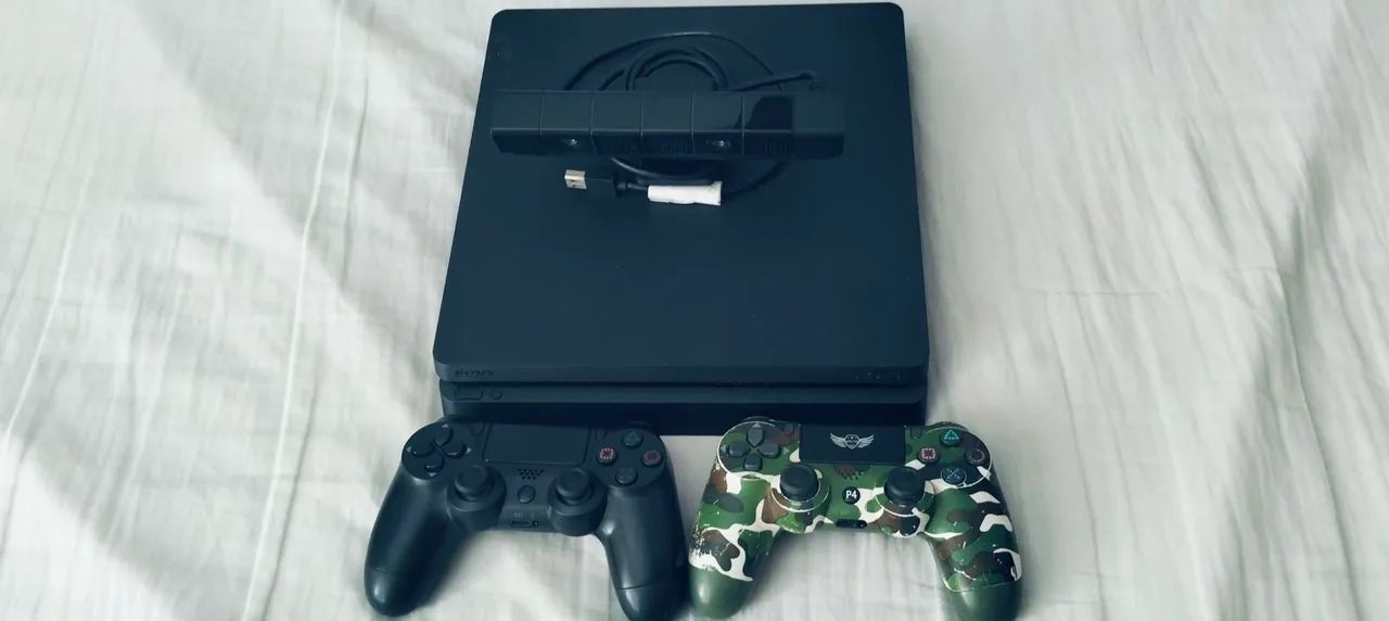 PS4 SLM + 200 JOGOS + 2 CONTROLES + HD 1 TERA 