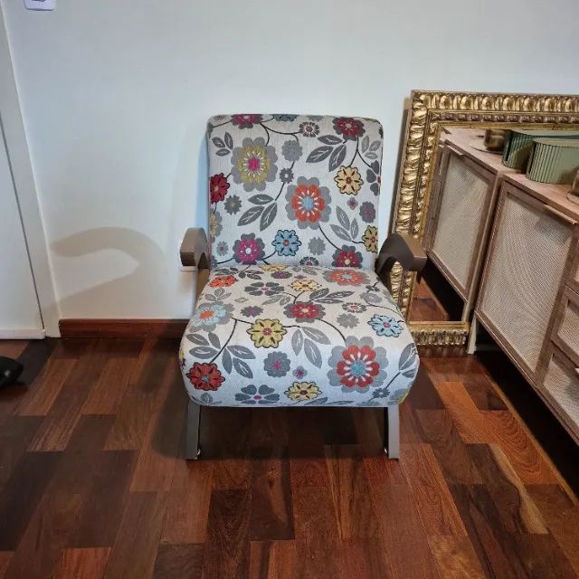 POLTRONA - ESPUMA DE DENSIDADE - LIMPA - SEM DEFOMRIDADES - Foto 2
