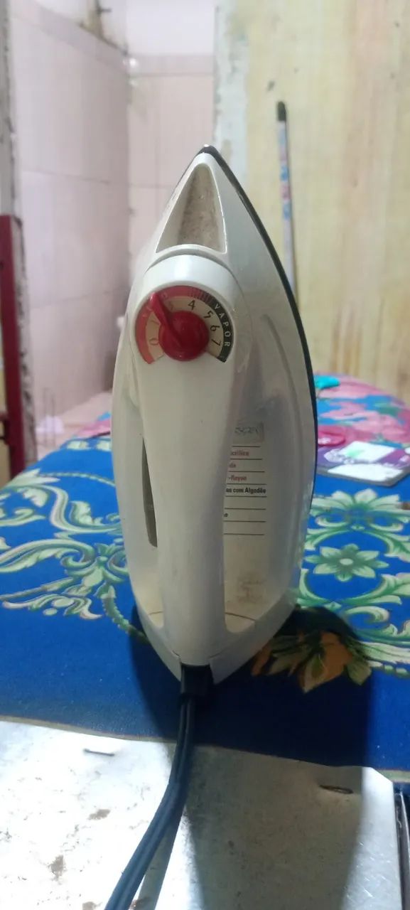 Ferro de passar roupa Black Decker  - Foto 4