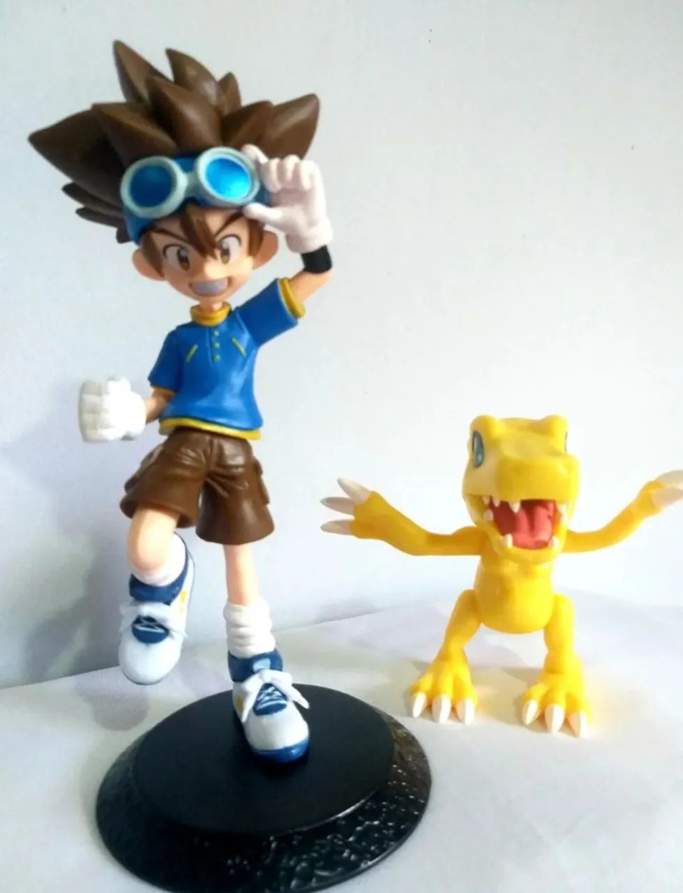 Action figure Tai e Aumente - coleção Digimon Adventure