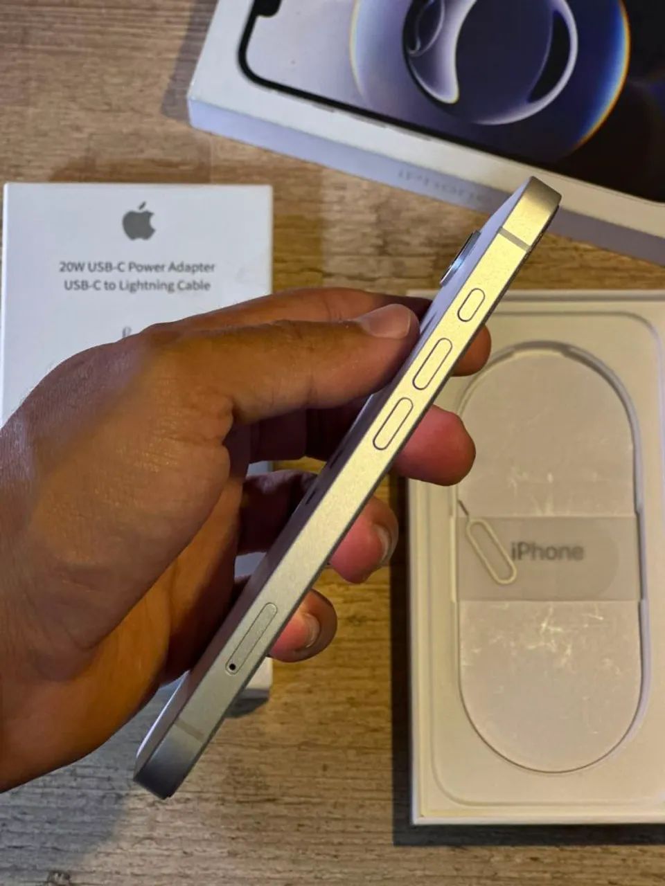 Oportunidade! iPhone 16e 128GB - Garantia Até 03/06/27 - Foto 4
