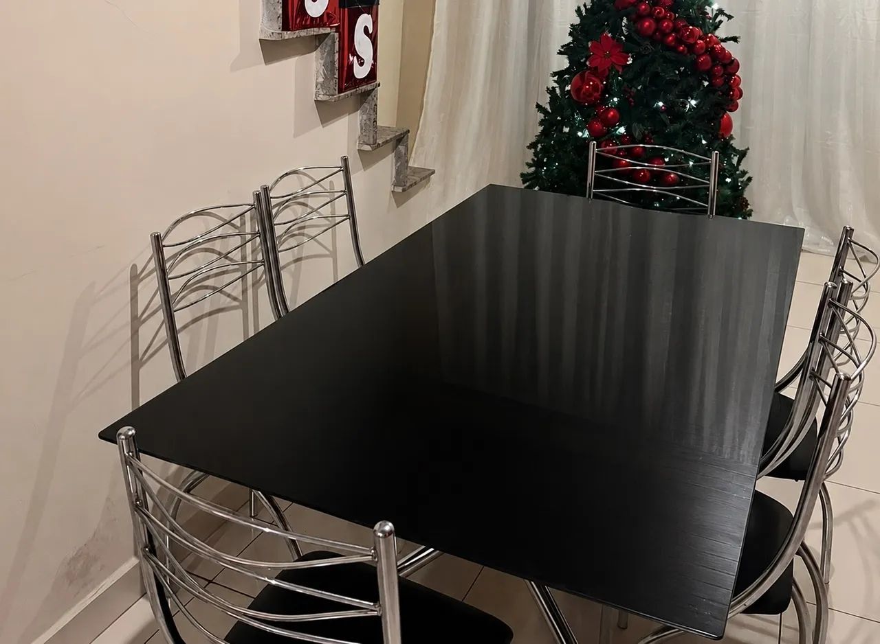 Mesa 6 cadeiras 