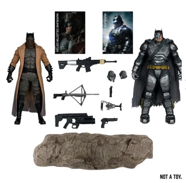 Batman Knightmare & Batman Armor Suit - Mcfarlane Gold Label 2 Pack - Foto 2