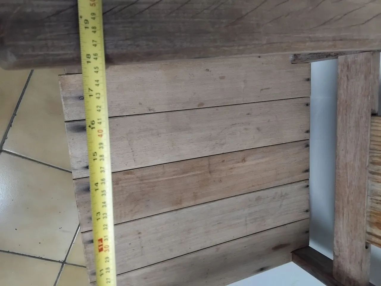Vendo cadeira de madeira  - Foto 2