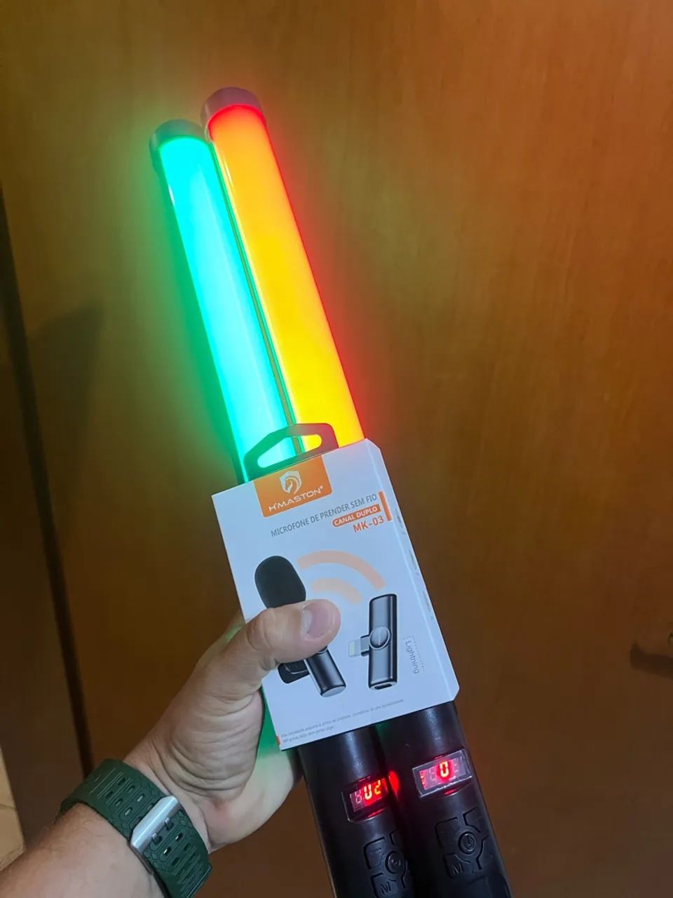 Par bastao led rgb + microfone sem fio - Foto 2