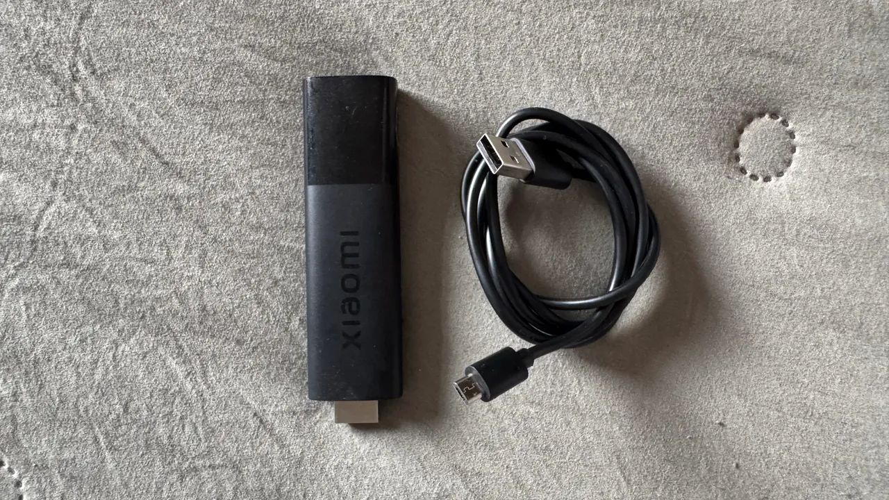 Xiaomi Mi Tv Stick 4k Controle De Voz 8gb Preto Com 2gb Ram - Foto 2
