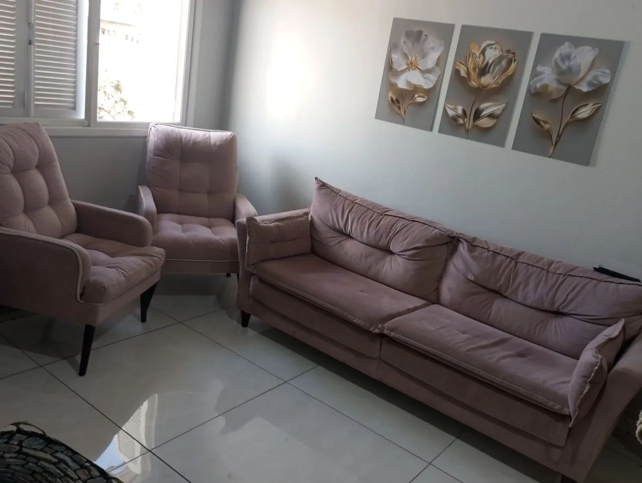 Conjunto de sofás com poltrona 