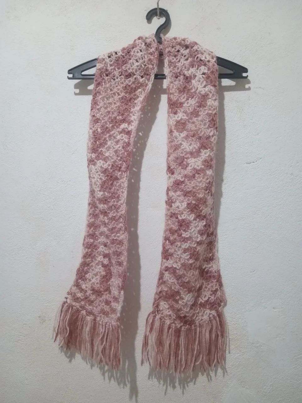 Cachecol Rosa Mesclado Lã de Crochê Feminina  - Foto 3