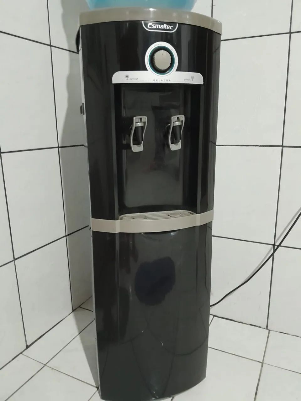 Bebedouro em ótimo estado