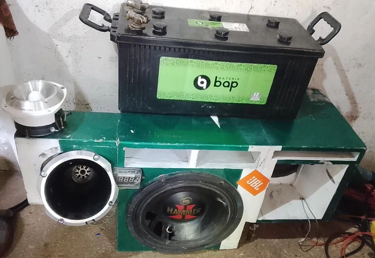 Bateria de 150A estava sendo utilizada no som
