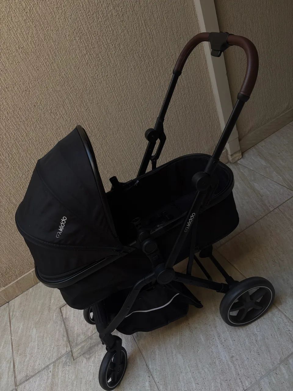 Carrinho Kiddo Nomad + Bebê Conforto + base (carro) - Foto 2