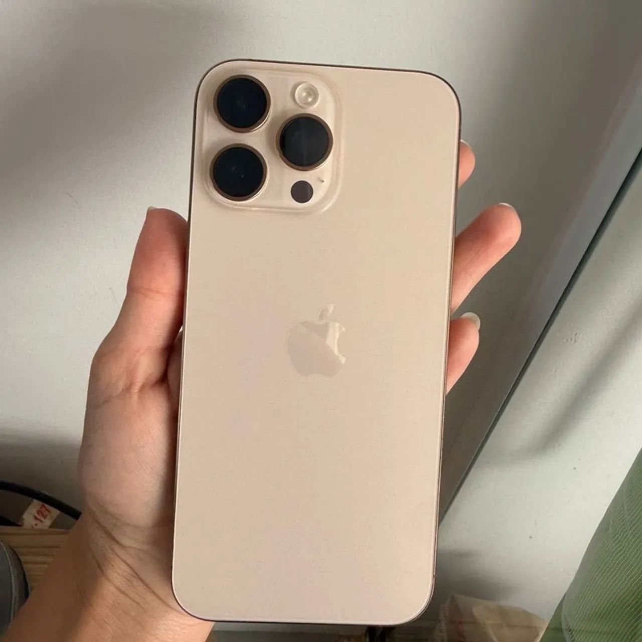 IPHONE 16 PRO MAX 256g DOURADO - Foto 2