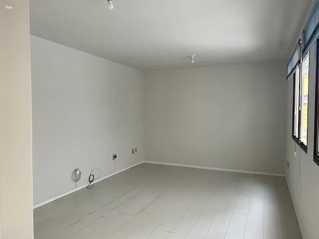 Sala Comercial para Venda em Nova Friburgo, Centro, 1 banheiro - Foto 2