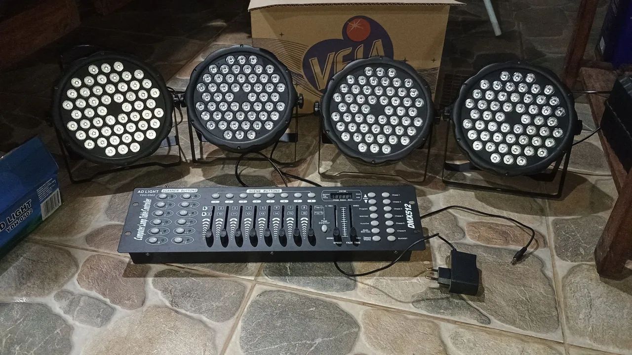 Vendo 4 parled triled e uma mesa DMX 512