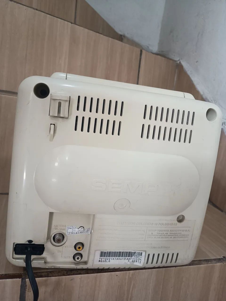 TV Semp 10 polegadas Com AV. - Foto 4