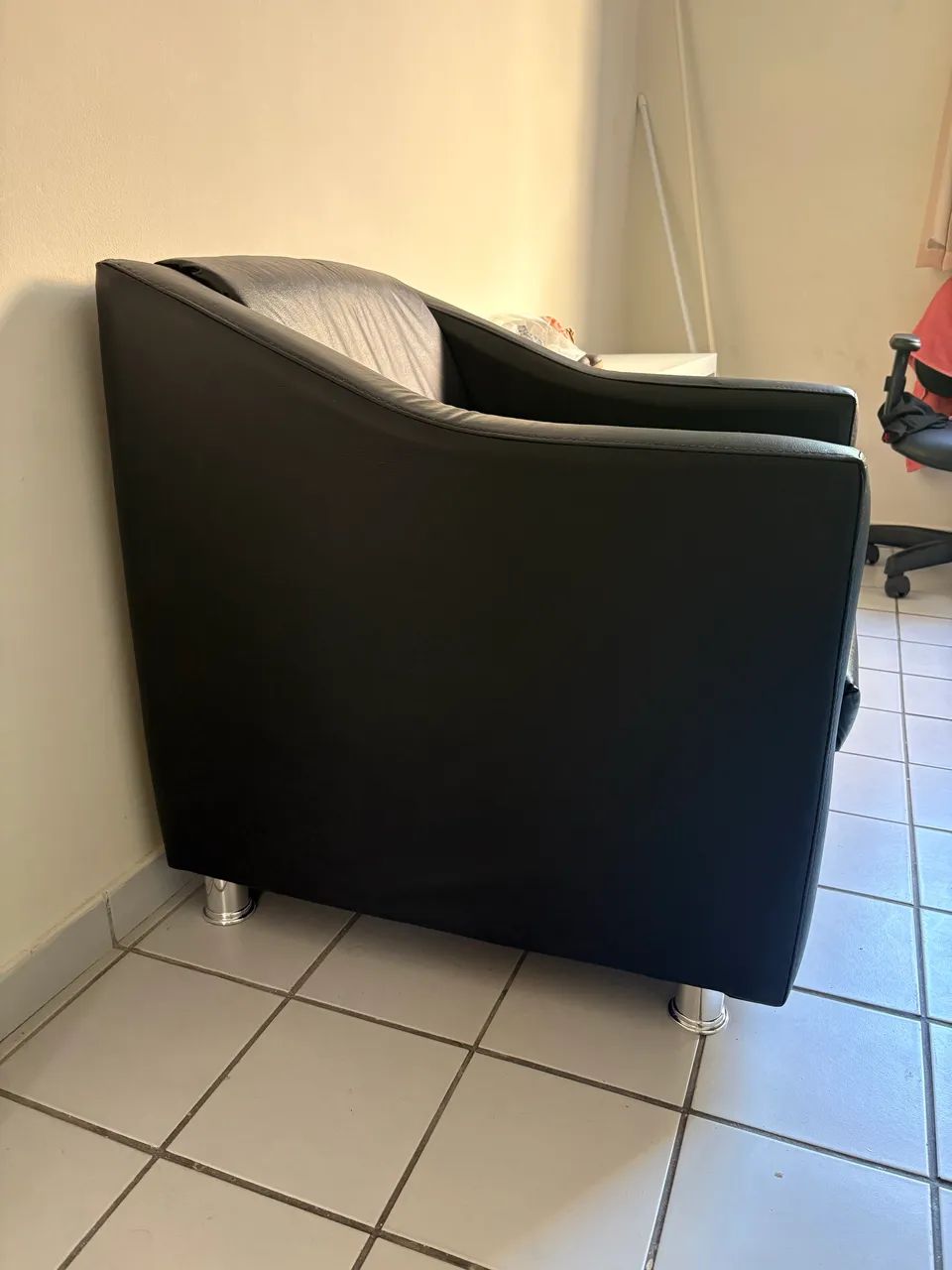 Vende-se poltrona nova 