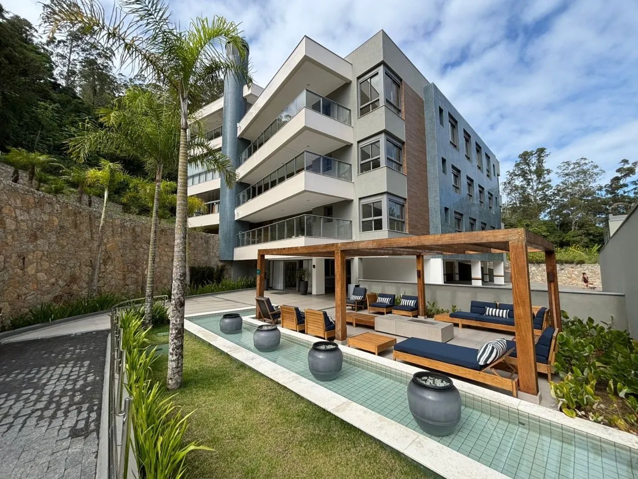 Apartamento de 3 suítes à venda no Cacupé