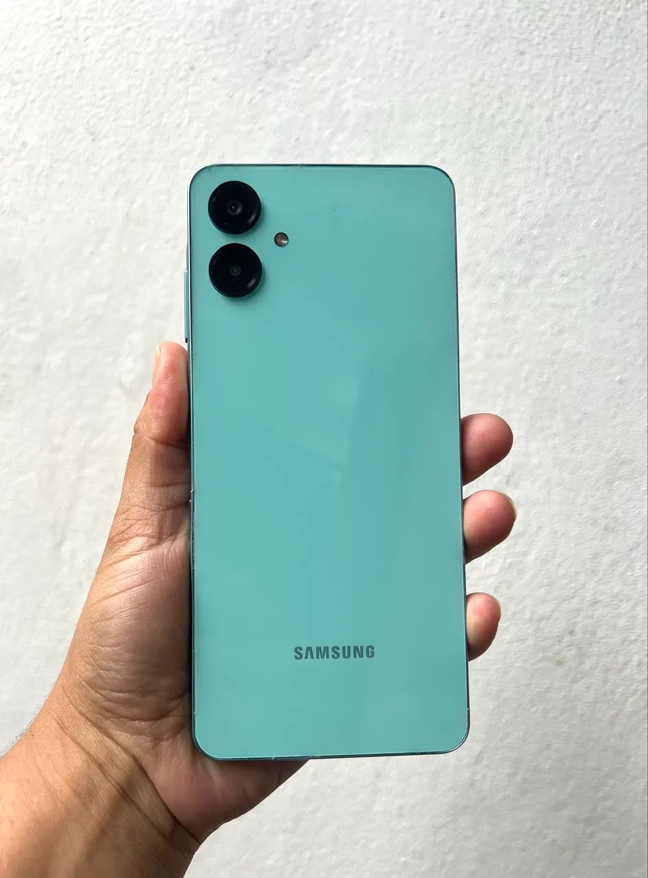 Galaxy A06 - 128GB Impecável 