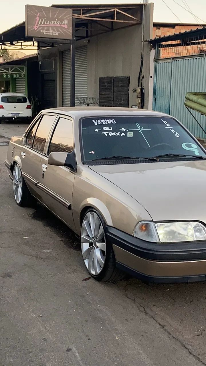 Chevrolet Monza Monza GL 1.8 EFI/ SL/ L/ 650/Barc. 2e4p 1995