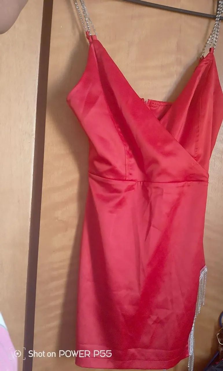 Vestido de cetim com strass