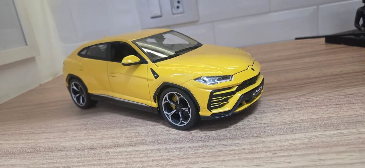 Lamborghini Urus 1:20