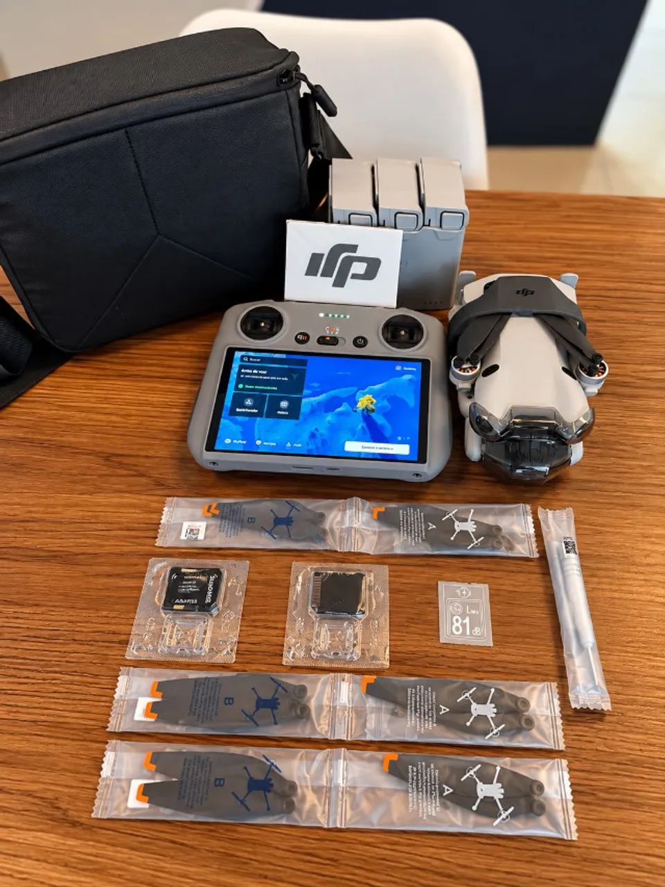 DJI Mini 4 Pro Fly More Combo - Estado de Zero - Menos de 4h de Voo - Foto 3