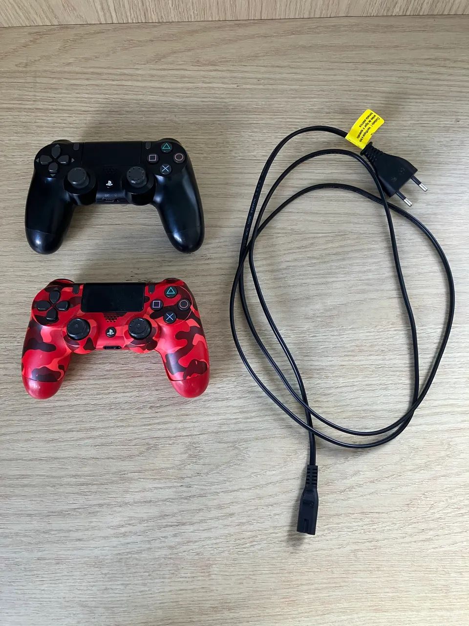 PS4 SLIM + 2 Controles + 5 Jogos - Foto 4