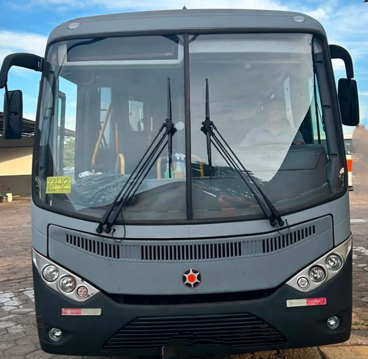 Ônibus rod motor dianteiro c/ar