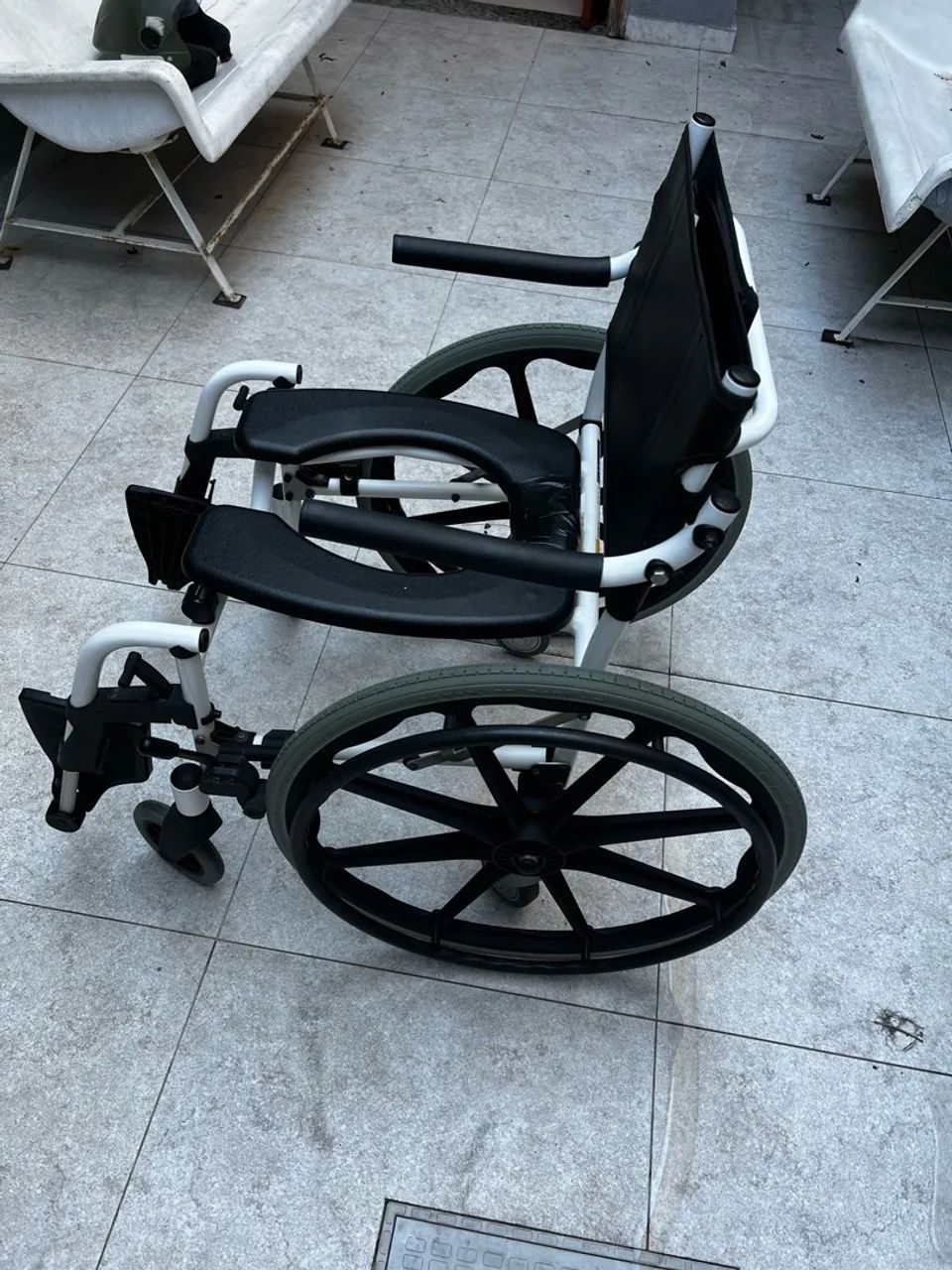 Cadeira de rodas higiênica H1 - Foto 2