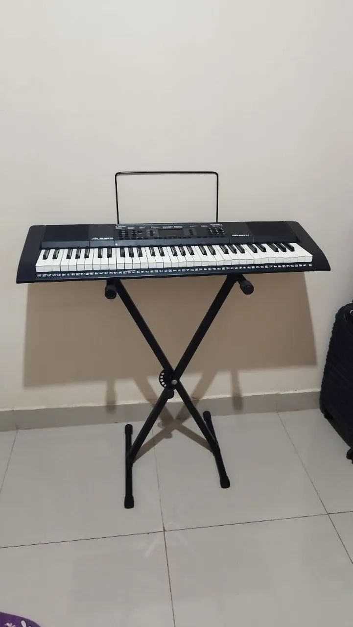 ? TECLADO ALESIS MELODY 61 - OPORTUNIDADE