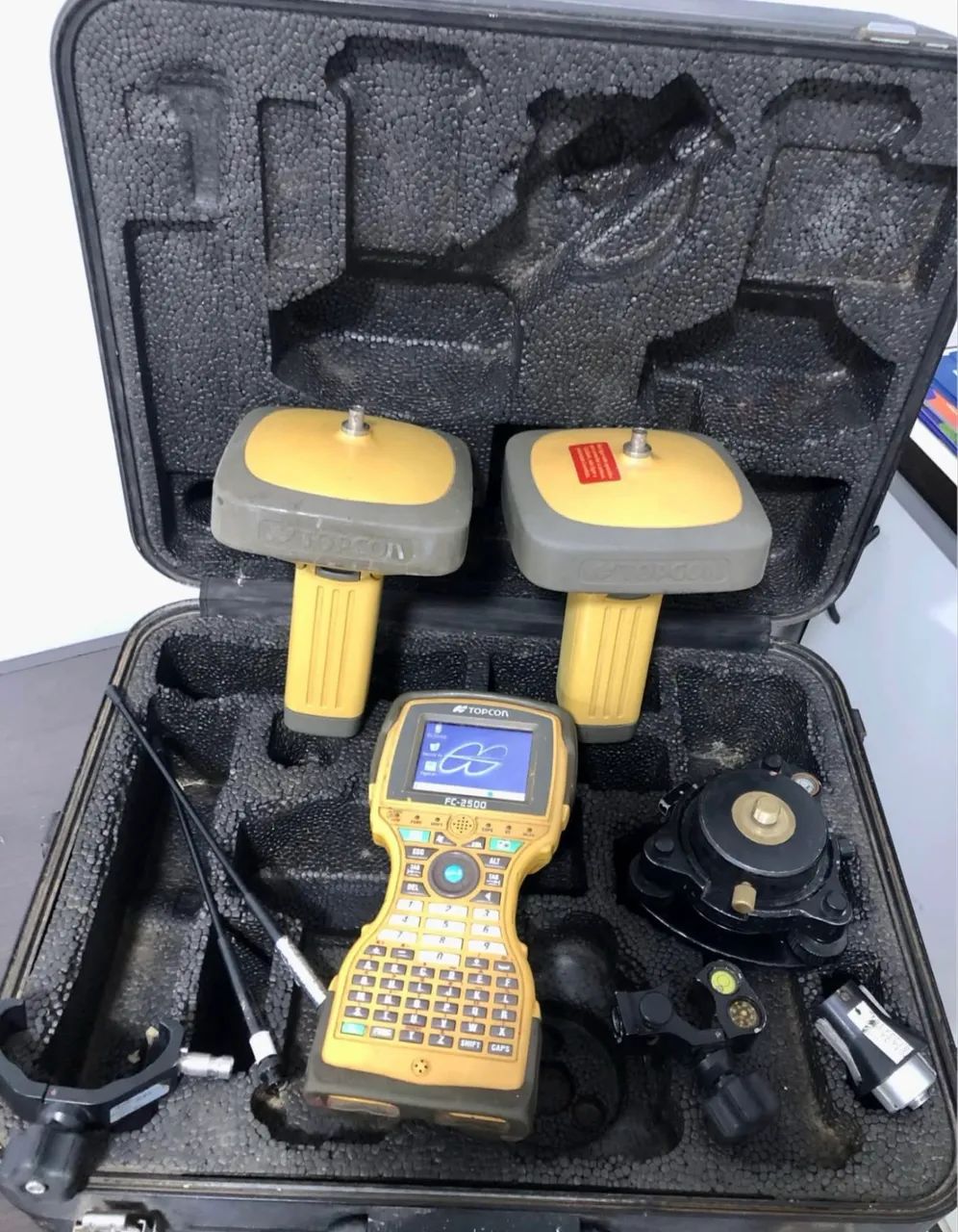 Conjunto GPS Topcon GR3 Base + Rover c/ Acessórios - Foto 2