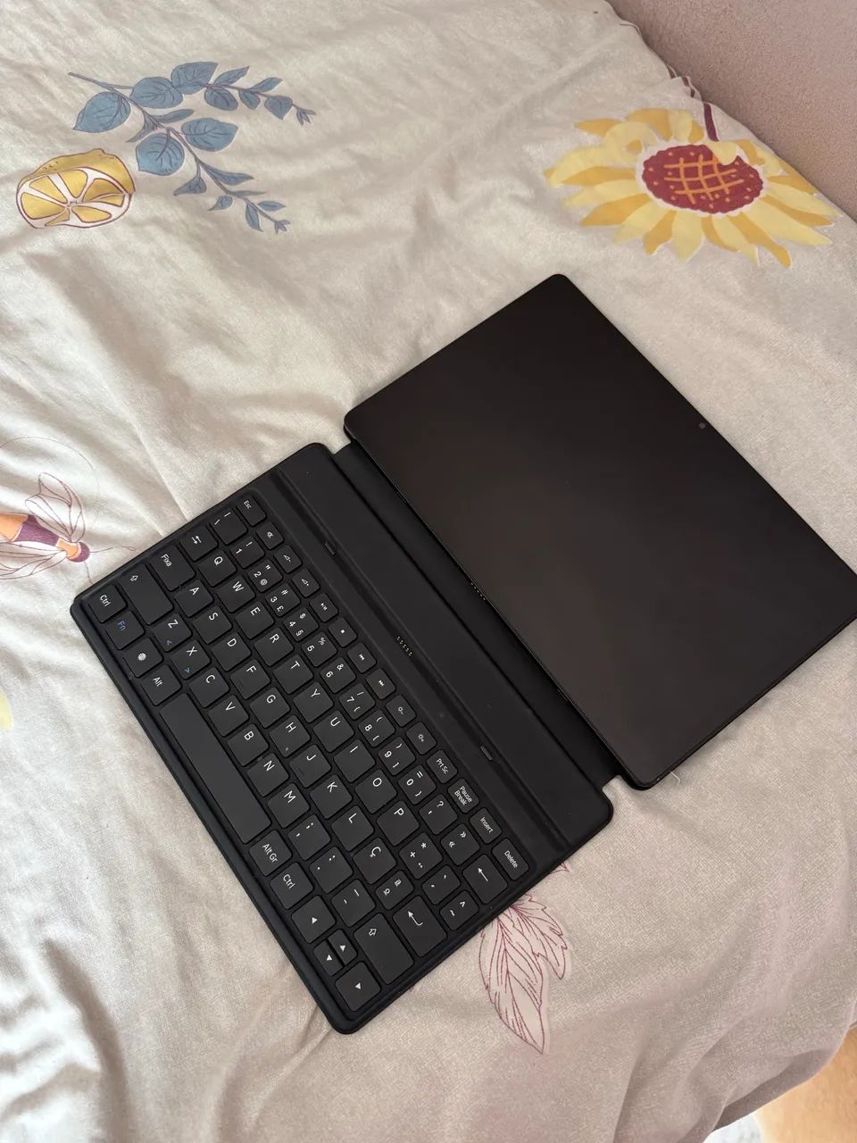 Vende-se tablete novo, com teclado de conexão inteligente. - Foto 3