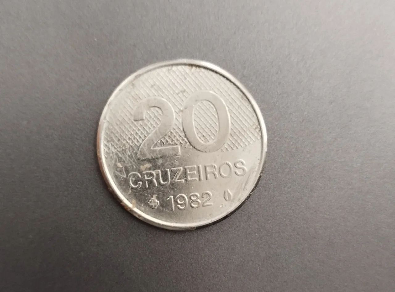 Moeda antiga 20 cruzeiros 1982
