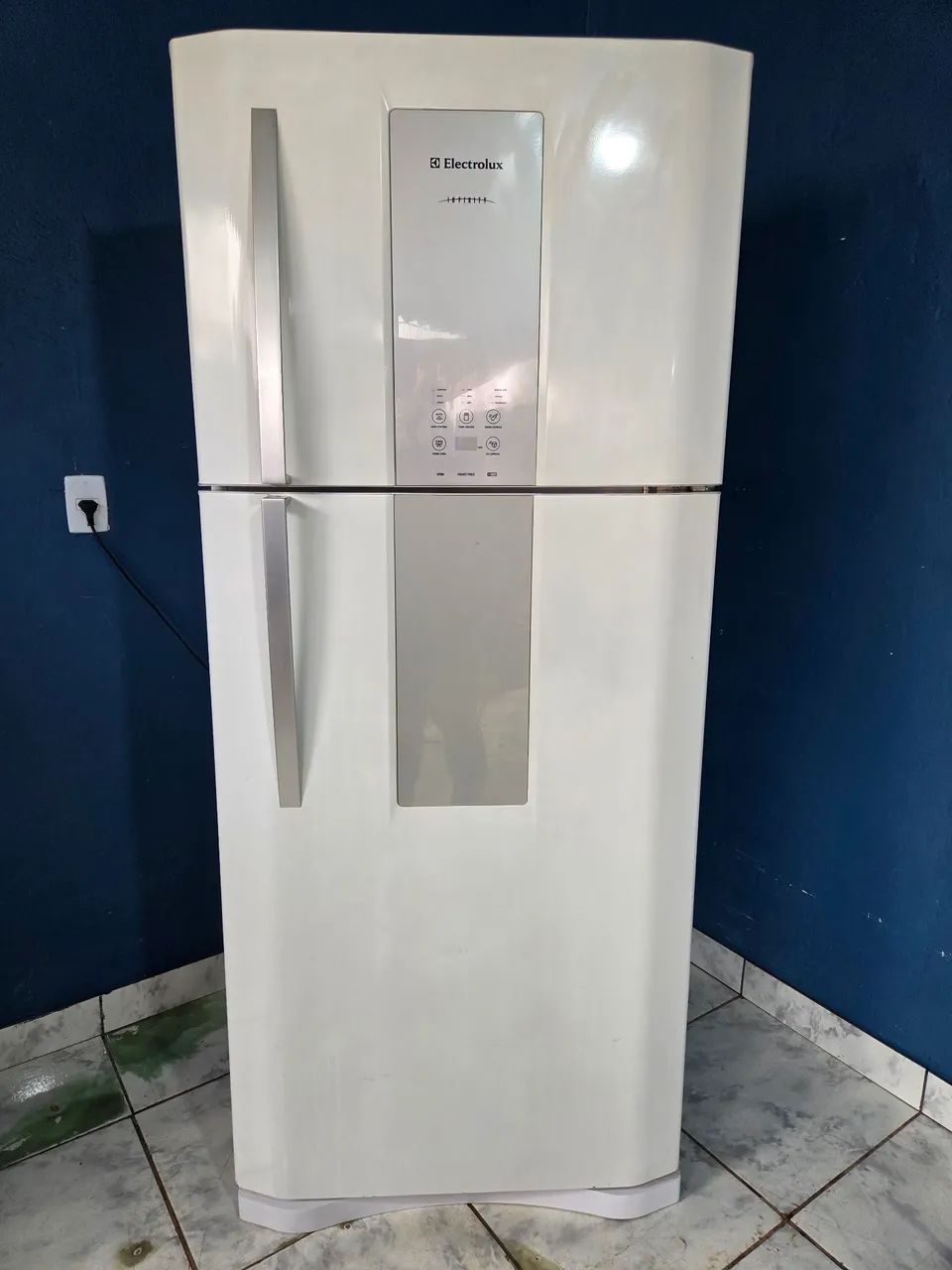 Vendo geladeira Electrolux 