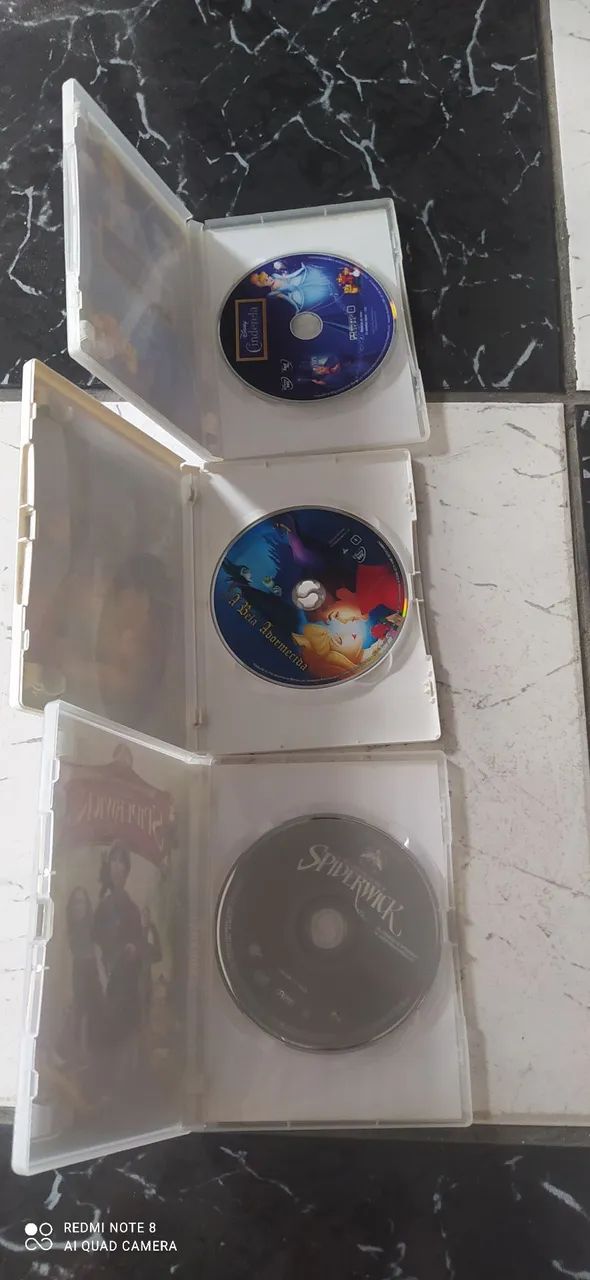3 DVD Cinderela  a bela adormecida e Spiderwick  - Foto 2