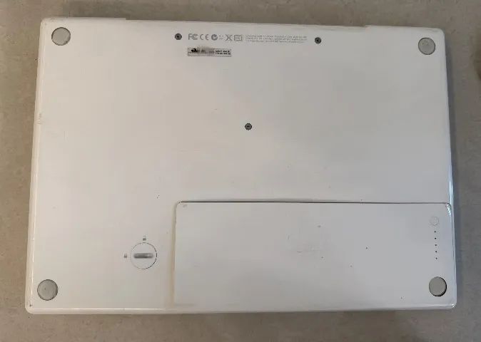 MacBook White 2.4 GHZ INTEL CORE 2 DUO - Foto 3