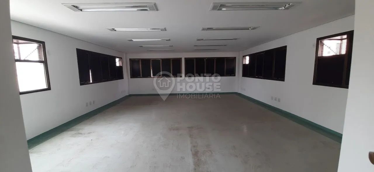 Sala comercial de 60m² vão livre e 02 vagas, ao lado Metrô Ana Rosa