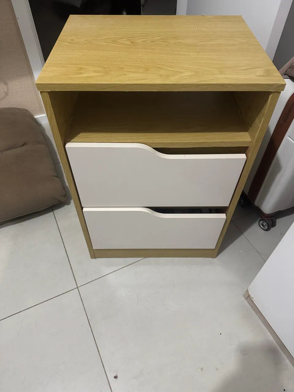 Vendo mesa de cabeceira/bidê com duas gavetas - Foto 2