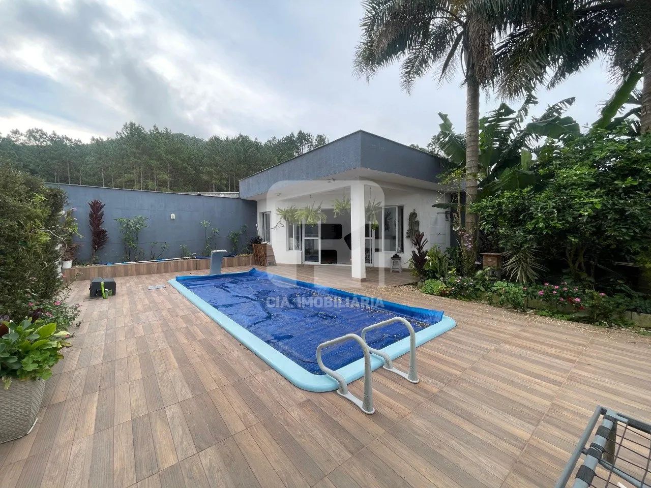 Casa 4 quartos e piscina semi mobiliada no Cacupé - Foto 2