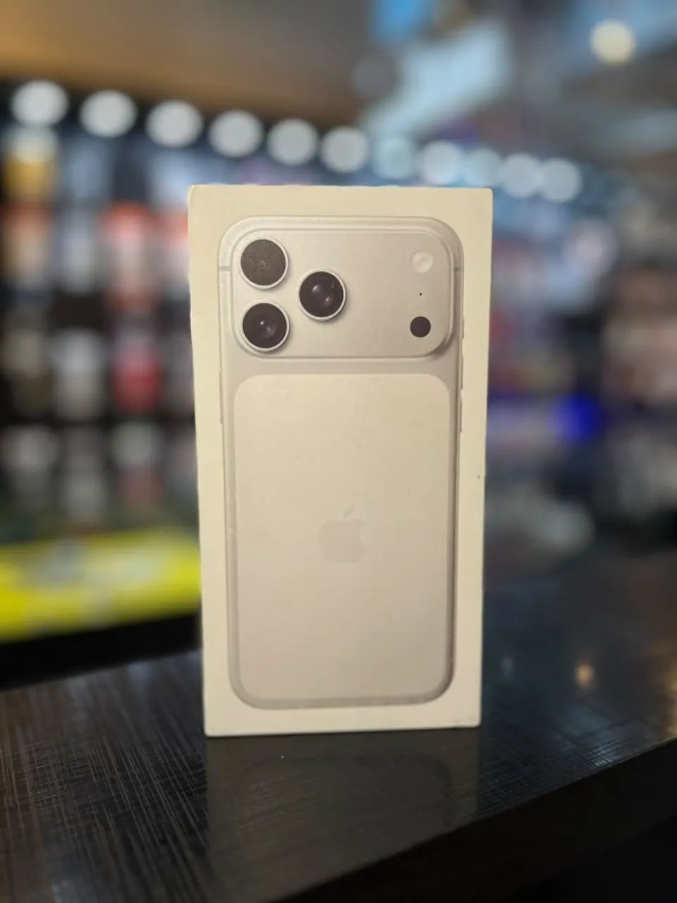 iPhone 17 Pro Max 512GB silver novo 