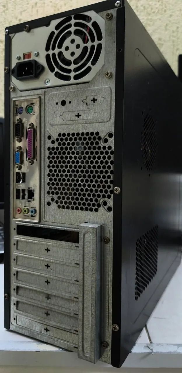 CPU Intel Core 2 Duo, 2gb ram, SSD, Funcionando - Foto 2