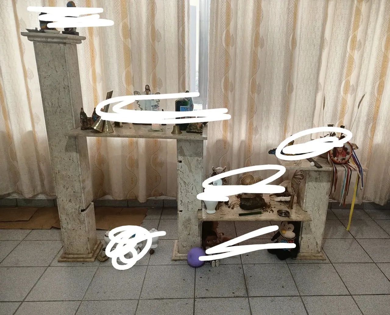 Estante de mármore 