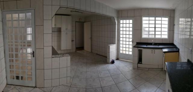 Vendo sobrado na QS 07 com ótima localização, aceitamos financiamento bancário - Foto 10