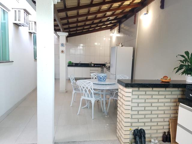 Maravilhosa casa 3 quartos no bairro serrano. - Foto 6