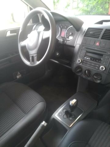 Polo Sedan 1.6 I-Motion 2014 - Foto 2