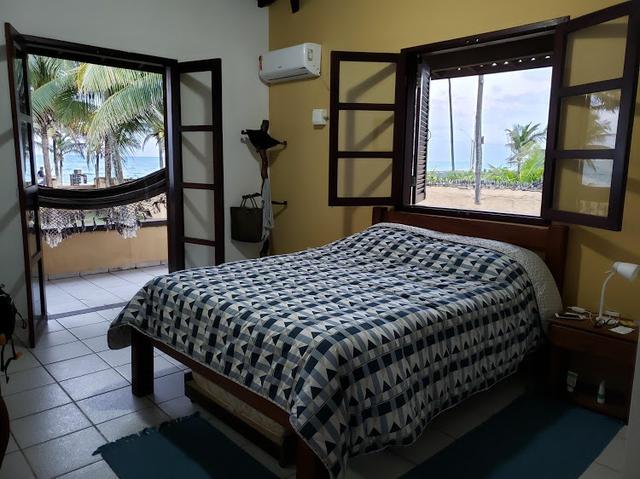 Linda e ampla casa à beira mar - Foto 9