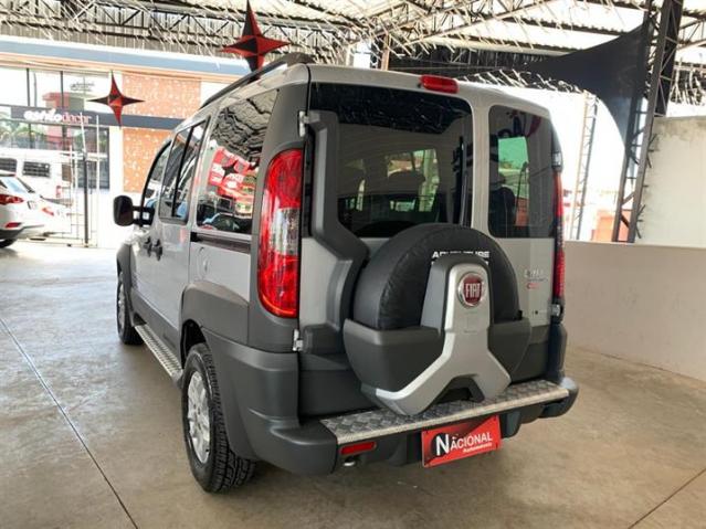 Fiat Doblò Adventure 1.8 16V (Flex) FLEX MANUAL - Foto 4