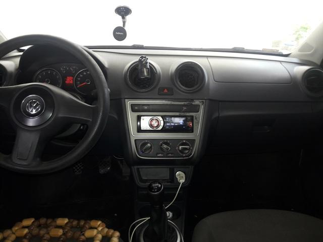 VW Voyage 1.0 2013 preto - Foto 5