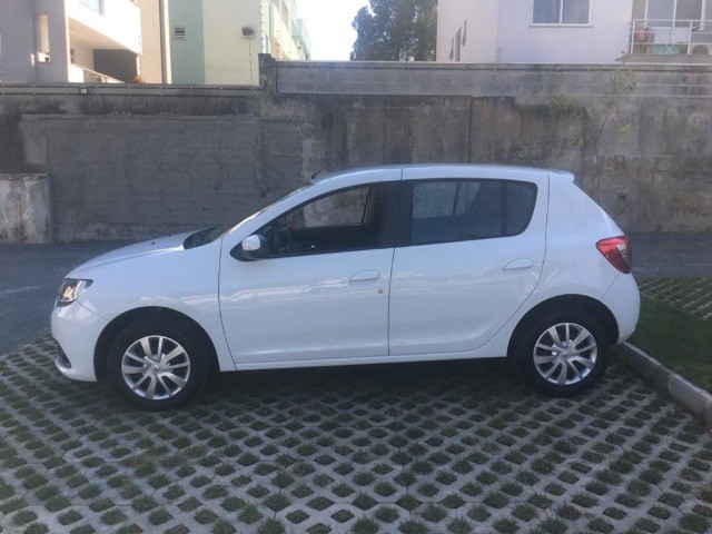 SANDERO COM 57 MIL KM COMPLETO