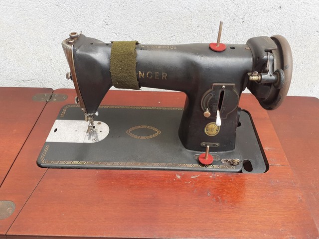 Máquina de costura singer Antiga 